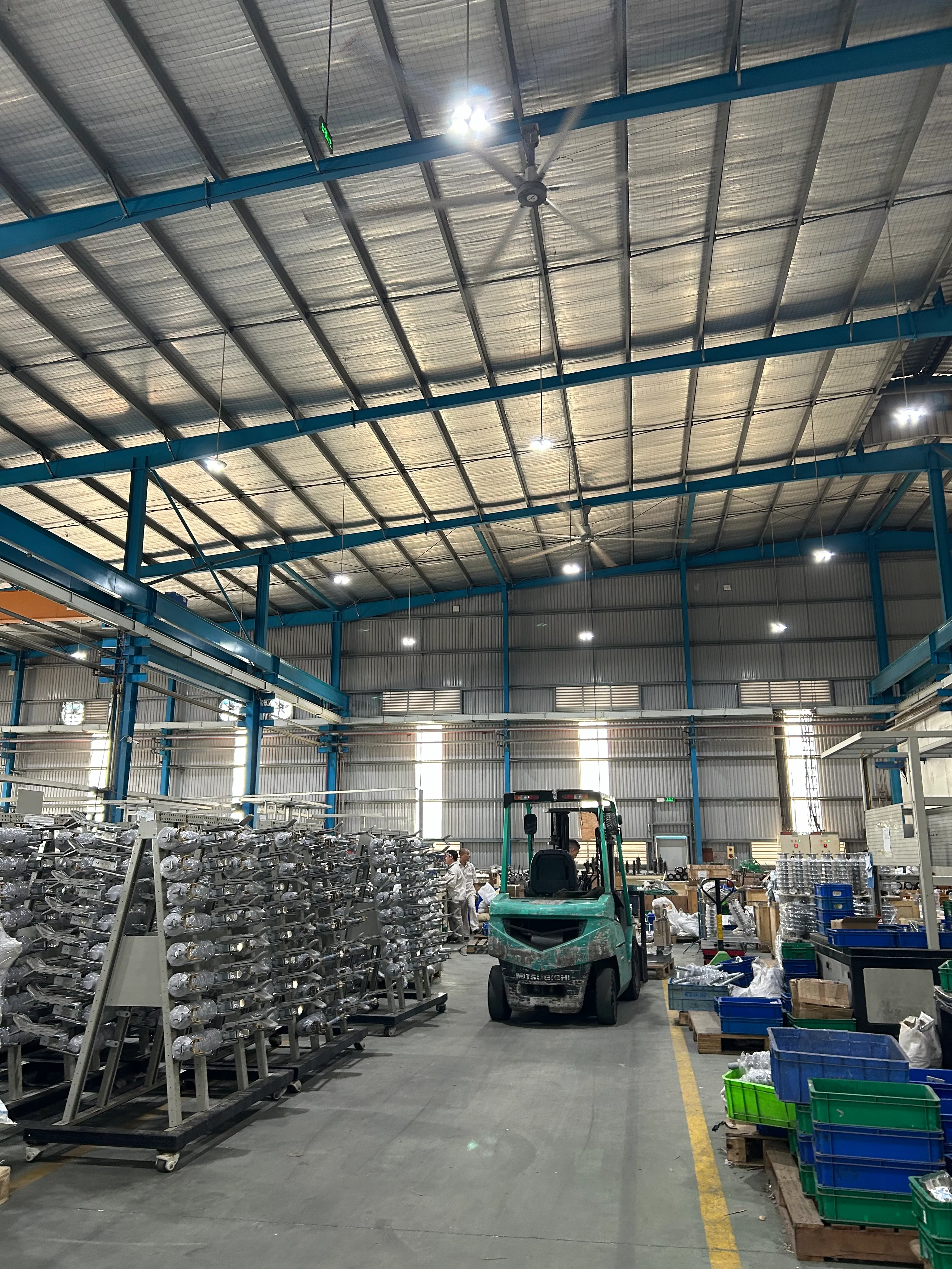 Yakows on-site technical discussion for silicone insulator production line